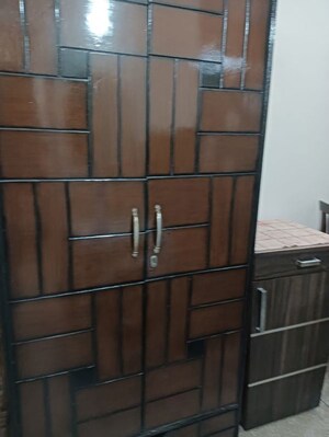 Furnished Amenities in 2 BHK Builder Floor at Dayanand Colony – for Rent