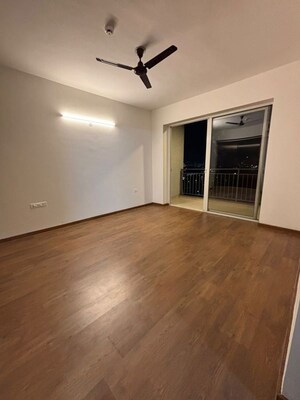 Room in 2 BHK Apartment at Godrej Woods, Sector 43 – for Rent