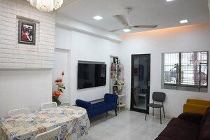 Living Room in 2.5 BHK Apartment at Gurukul CHS Matunga, Matunga East – for Rent