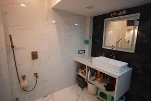 Team Area in 2.5 BHK Apartment at Gurukul CHS Matunga, Matunga East – for Rent