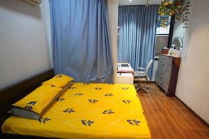 Bedroom in 2.5 BHK Apartment at Gurukul CHS Matunga, Matunga East – for Rent