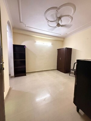 Room in 1 BHK Builder Floor at Maidan Garhi – for Rent