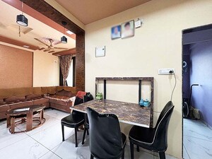 Team Area in 3 BHK Apartment at Ellisbridge – for Sale