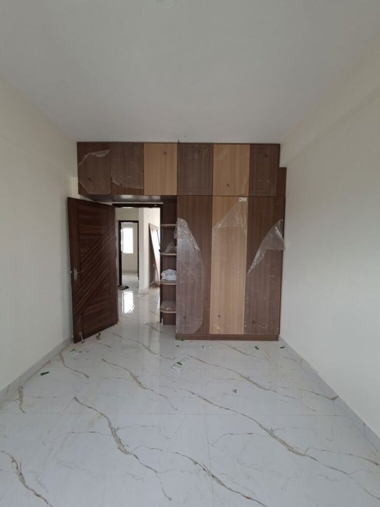 Room, hal layout 3 Bedroom 2100 Sq.Ft. Builder Floor In Hal Layout Bangalore 10482617