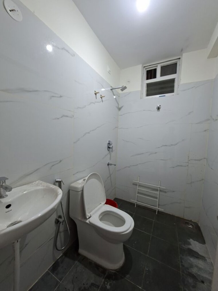 Bathroom, hal layout 3 Bedroom 2100 Sq.Ft. Builder Floor In Hal Layout Bangalore 10482617