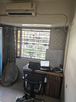 Study Room in 2 BHK Apartment at Shivraise Apartment, Kandivali East – for Rent