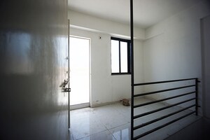 Room in 3 BHK Penthouse at Ellisbridge – for Sale