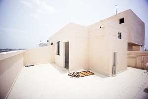 Building Lobby in 3 BHK Penthouse at Ellisbridge – for Sale