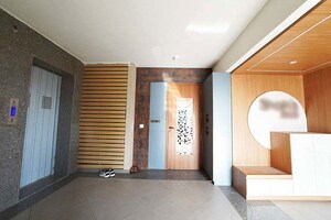 Room in 3 BHK Apartment at Ellisbridge – for Sale