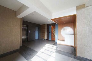 Room in 3 BHK Apartment at Ellisbridge – for Sale