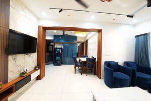 Team Area in 3 BHK Apartment at Ellisbridge – for Sale