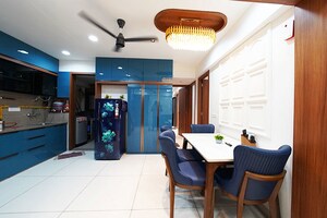 Team Area in 3 BHK Apartment at Ellisbridge – for Sale