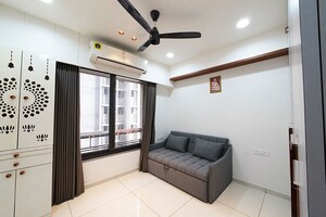 Room in 3 BHK Apartment at Ellisbridge – for Sale