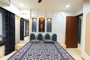 Bedroom in 3 BHK Apartment at Ellisbridge – for Sale