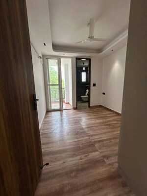 Room in 1 BHK Apartment at Saket – for Rent