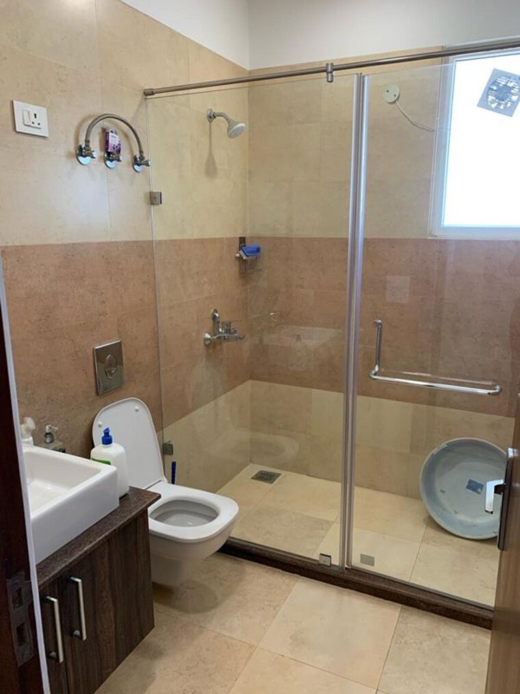 Bathroom, exotic-grandeur 4 Bedroom 3600 Sq.Ft. Apartment In Baltana Zirakpur 10482659