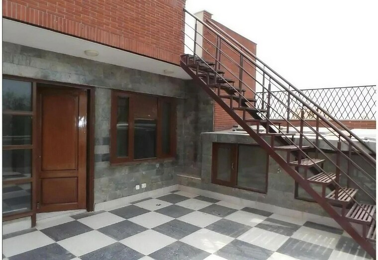 Exterior View, sector 47 6+ Bedroom 434 Sq.Mt. Independent House In Sector 47 Noida 10482666