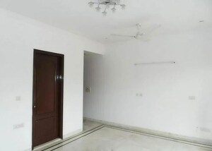 Room in 6+ BHK Independent House at Sector 47 – for Rent
