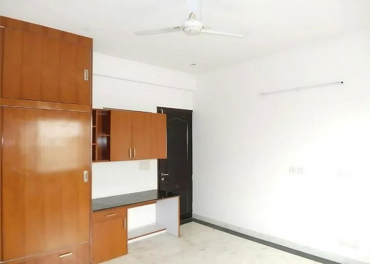 Kitchen, sector 47 6+ Bedroom 434 Sq.Mt. Independent House In Sector 47 Noida 10482666