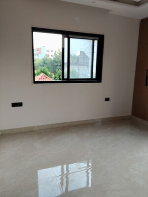 Room in 3 BHK Builder Floor at BPTP District 3, Sector 85 – for Sale