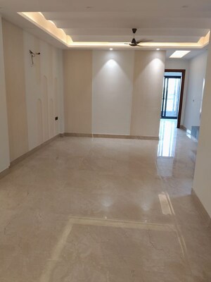 Room in 3 BHK Builder Floor at BPTP District 3, Sector 85 – for Sale