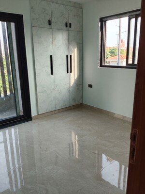 Room in 3 BHK Builder Floor at BPTP District 3, Sector 85 – for Sale