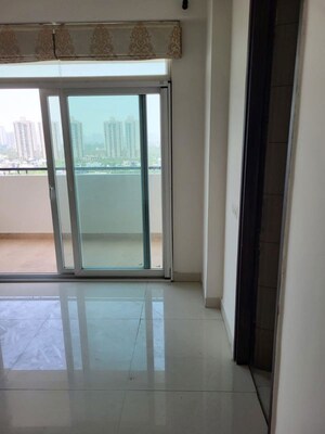 Room in 4 BHK Apartment at Parx Laureate, Sector 108 – for Rent