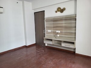 Room in 4 BHK Apartment at Parx Laureate, Sector 108 – for Rent
