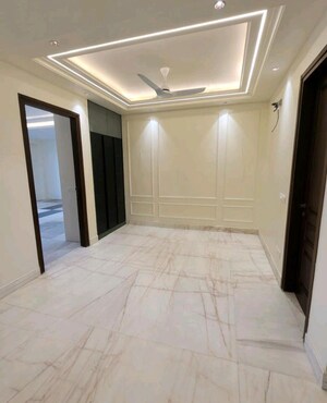 Room in 3 BHK Independent House at Sector 51 – for Rent