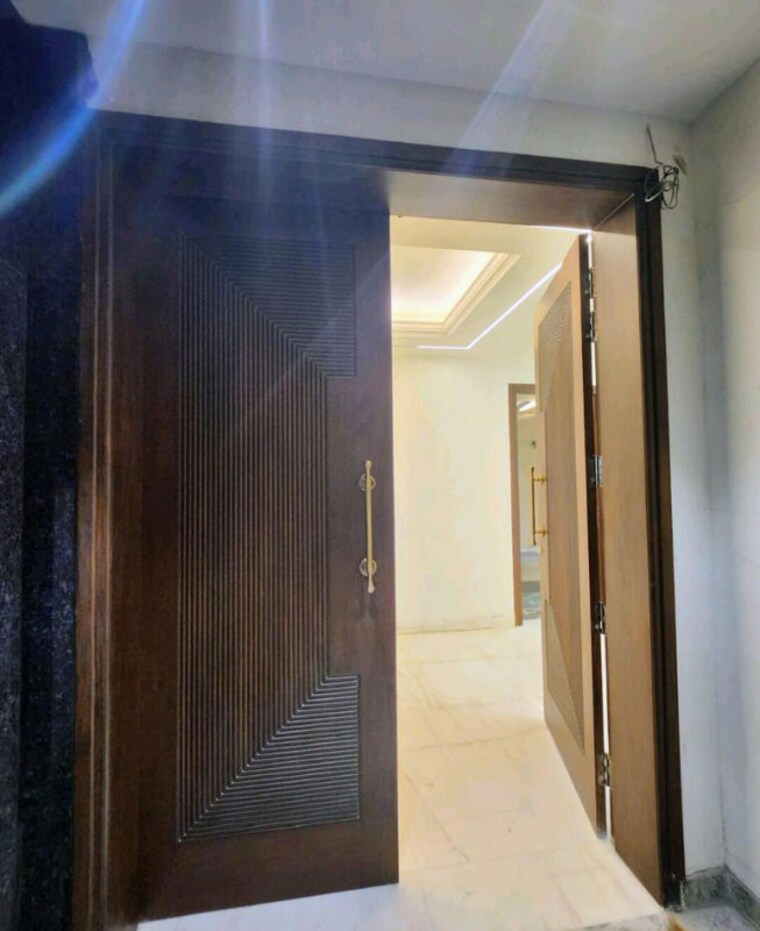 undefined, sector 51 3 Bedroom 311 Sq.Mt. Independent House In Sector 51 Noida 10482687