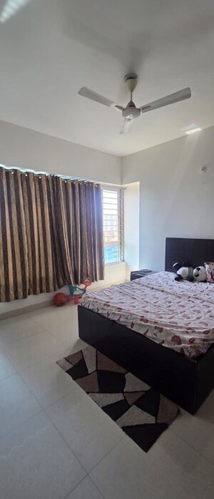Bedroom in 3 BHK Apartment at Amanora Future Towers, Hadapsar – for Rent