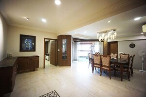 Living Room in 6 BHK Apartment at Ellisbridge – for Sale