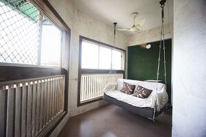 Bedroom in 6 BHK Apartment at Ellisbridge – for Sale