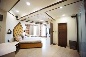 Living Room in 6 BHK Apartment at Ellisbridge – for Sale