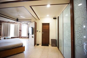 Living Room in 6 BHK Apartment at Ellisbridge – for Sale
