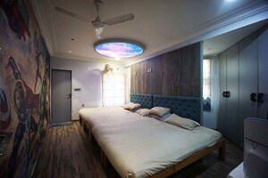 Bedroom in 6 BHK Apartment at Ellisbridge – for Sale