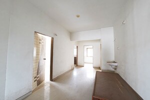 Room in 4 BHK Penthouse at Ellisbridge – for Sale