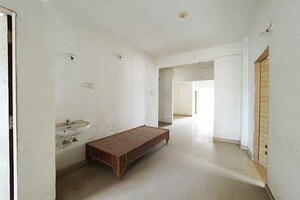 Room in 4 BHK Penthouse at Ellisbridge – for Sale