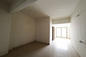 Room in 4 BHK Penthouse at Ellisbridge – for Sale