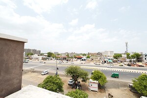 Plot Area in 4 BHK Penthouse at Ellisbridge – for Sale