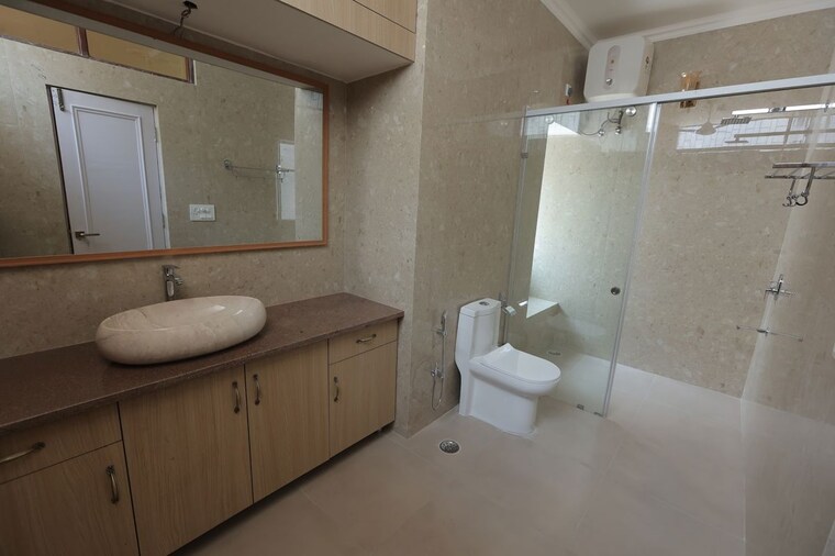 Bathroom, new friends colony 6+ Bedroom 4500 Sq.Ft. Independent House In New Friends Colony Delhi 10482712