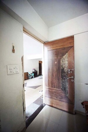 Furnished Amenities in 3 BHK Apartment at Ellisbridge – for Sale