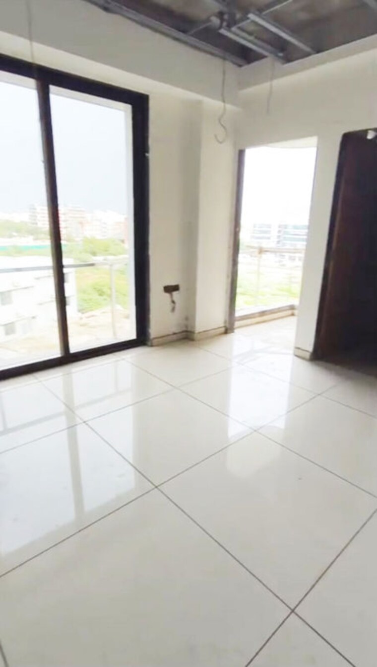 Room, race course 3 Bedroom 1286 Sq.Ft. Apartment In Race Course Vadodara 10482726