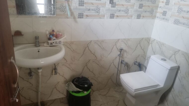 Bathroom, aerocity 1 RK 250 Sq.Ft. Builder Floor In Aerocity Mohali 10482714