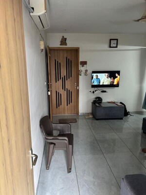 Team Area in 2 BHK Apartment at Udhana – for Sale