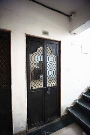 Furnished Amenities in 3 BHK Apartment at Ellisbridge – for Sale