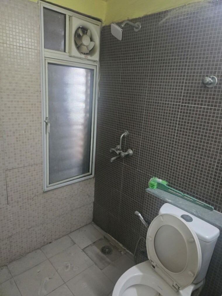 Bathroom, nimbus-the-hyde-park 2.5 Bedroom 1150 Sq.Ft. Apartment In Sector 78 Noida 10482738