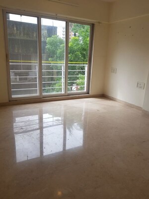 Bedroom in 2 BHK Apartment at Chembur – for Rent
