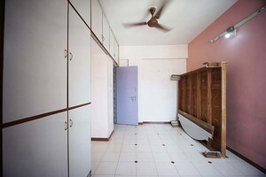 Bathroom in 1 BHK Apartment at Ellisbridge – for Sale