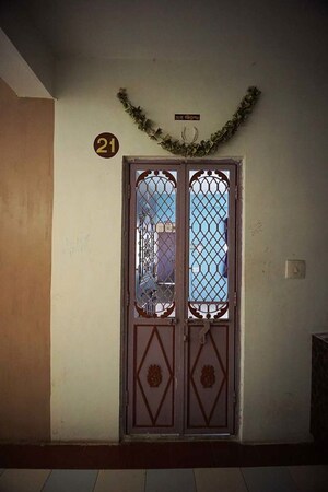 Furnished Amenities in 1 BHK Apartment at Ellisbridge – for Sale